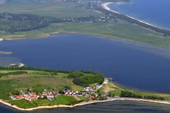 auf Rügen in der Finnhüttensiedlung Mönchgut